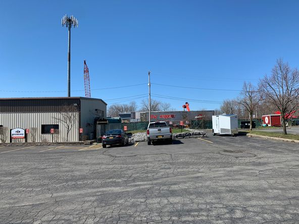 6391 Thompson Rd, Syracuse, NY 13206